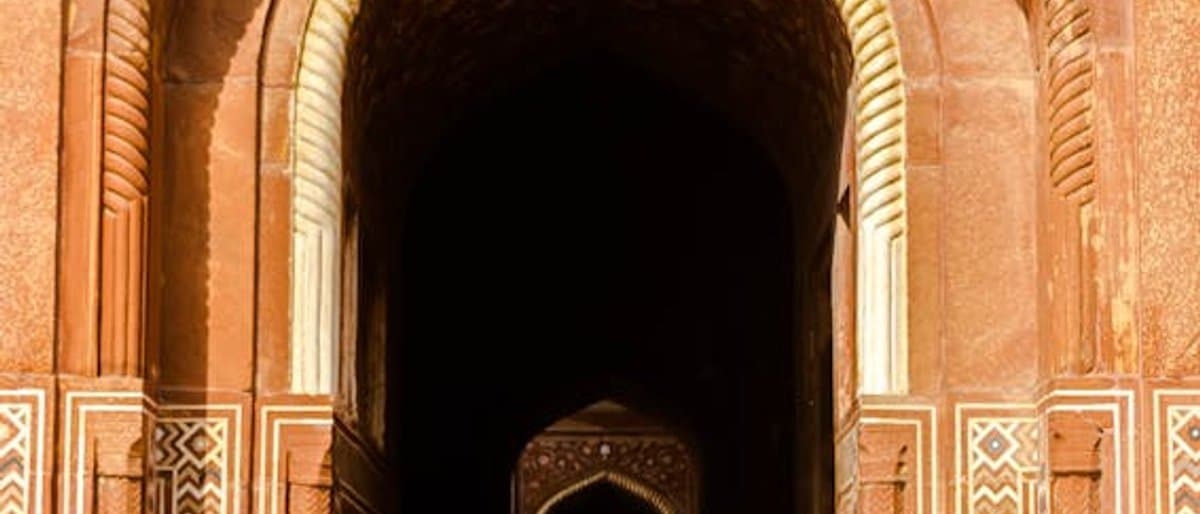 Cover illustration for Best Time to Call India from the UK