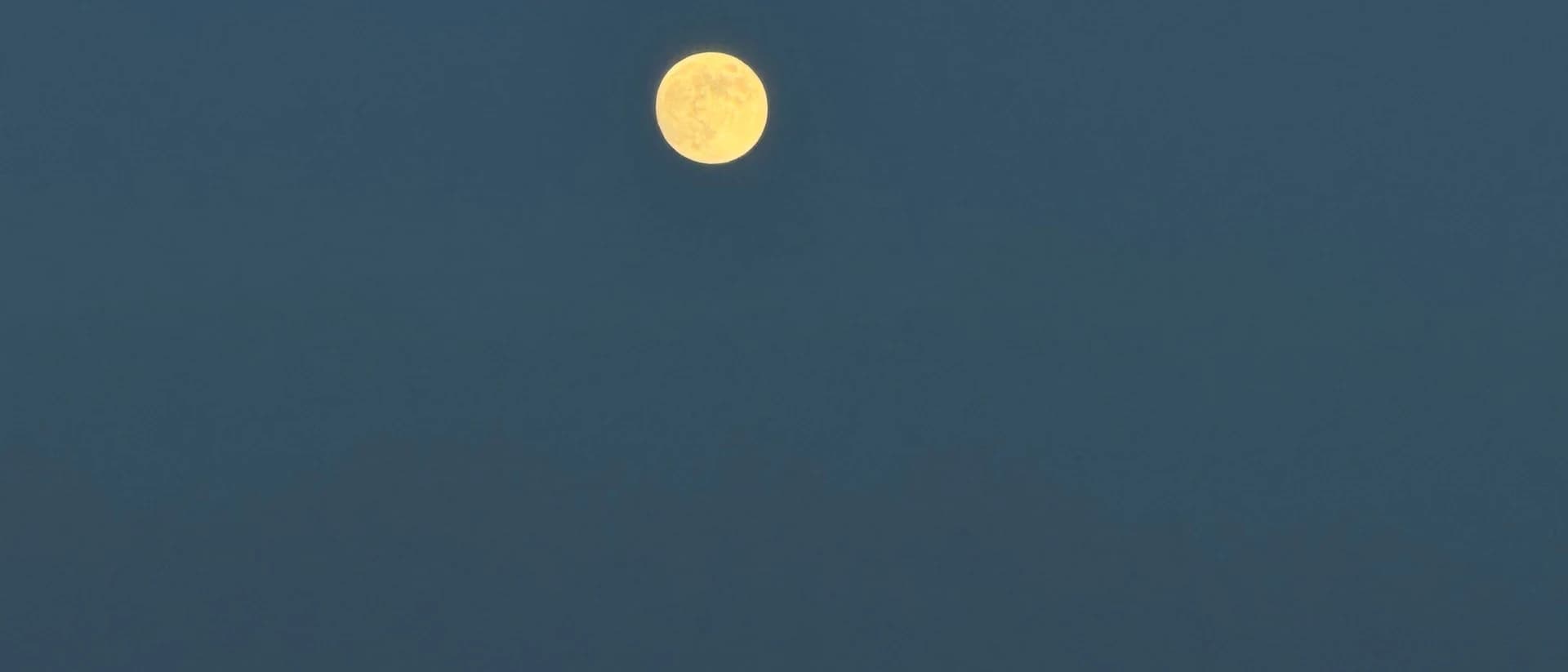 January 2027 Moon Phases: Full Calendar, New Moon and Wolf Moon