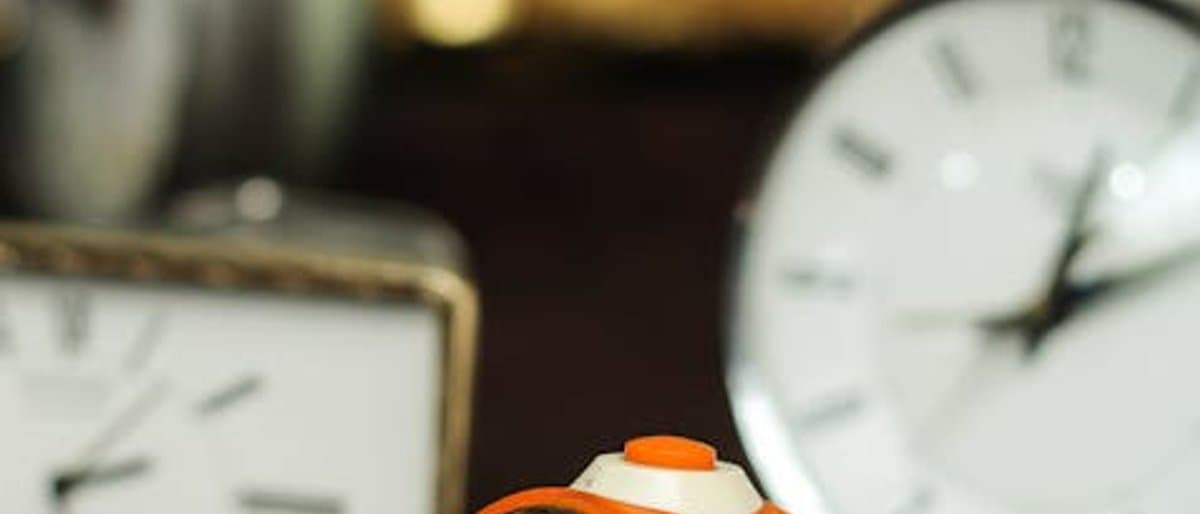 Cover illustration for Standard Time vs Daylight Saving Time